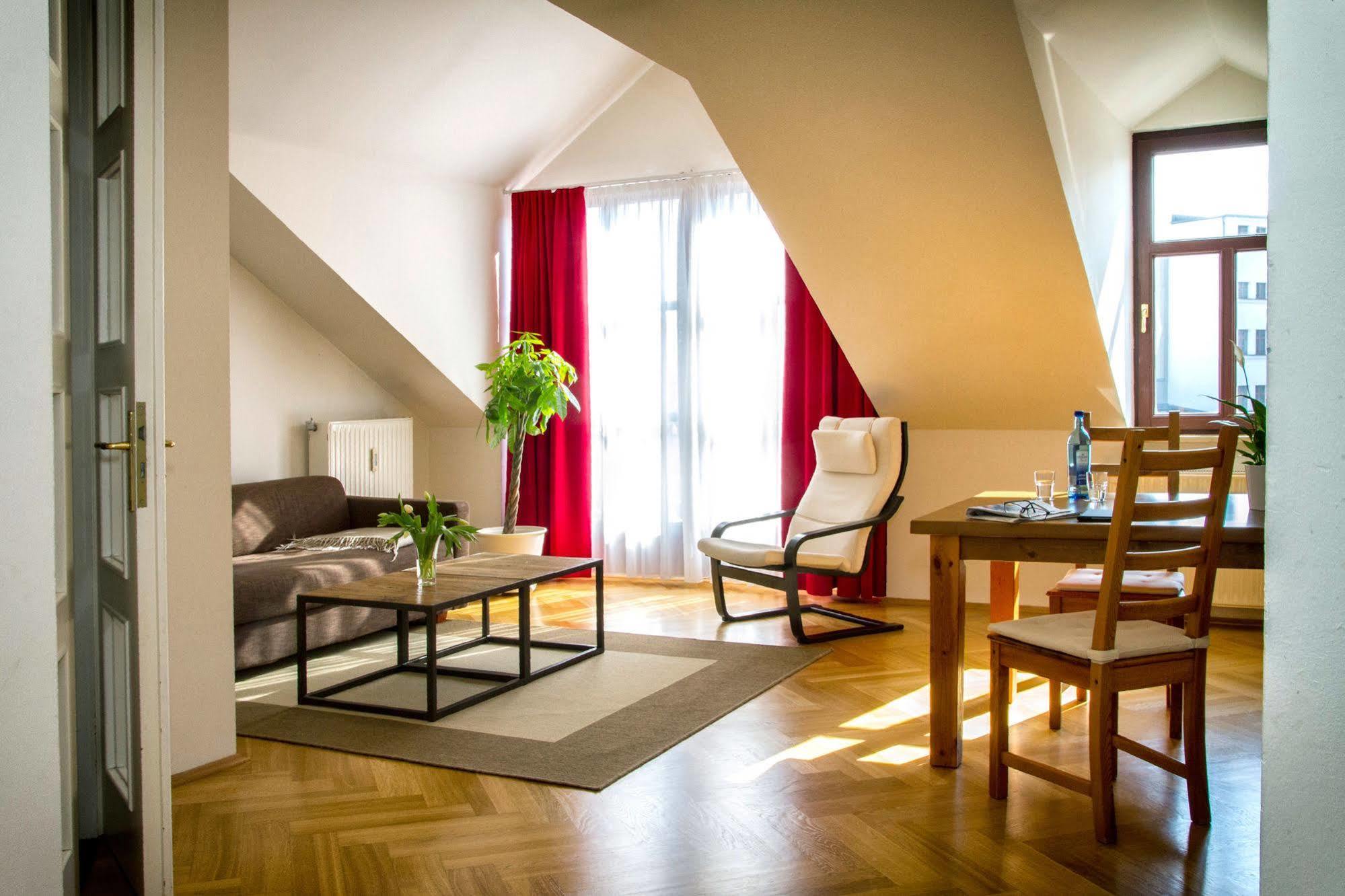 Aparthotel am Zwinger Dresden Buitenkant foto