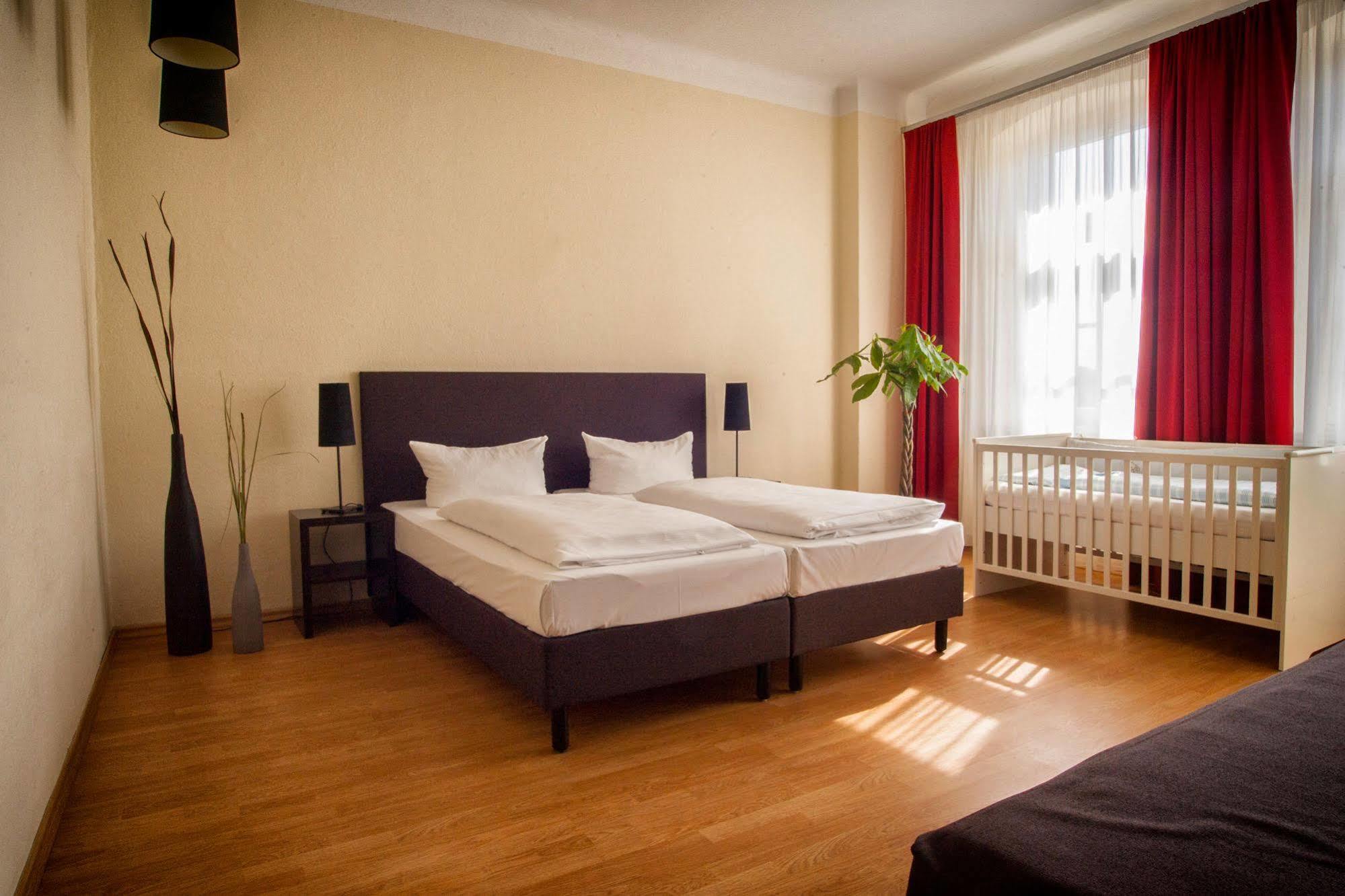 Aparthotel am Zwinger Dresden Buitenkant foto